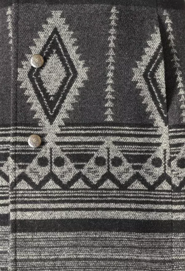 Veste longue noire et grise aux motifs aztèques Stars & Stripes Onita detail