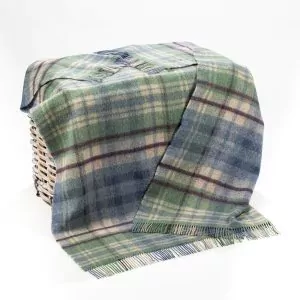 Couverture en laine verte et bleue